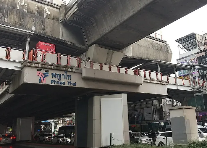 Avalan Phayathai Airport Link 4*