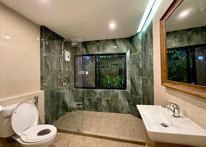 Avalan Phayathai Airport Link 酒店 4*