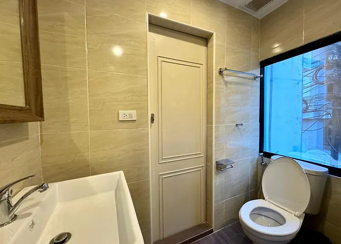 Avalan Phayathai Airport Link 酒店 4*