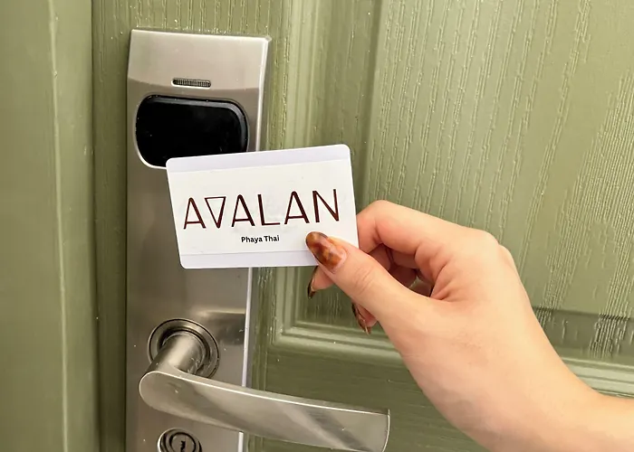 Avalan Phayathai Airport Link 酒店 4*