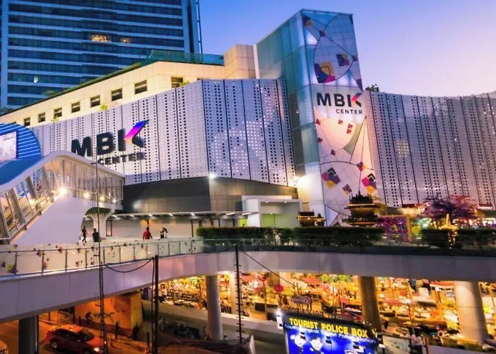 Avalan Phayathai Airport Link Bangkok